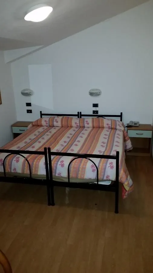 Albergo Ristorante Sciatori Pievepelago Hotel