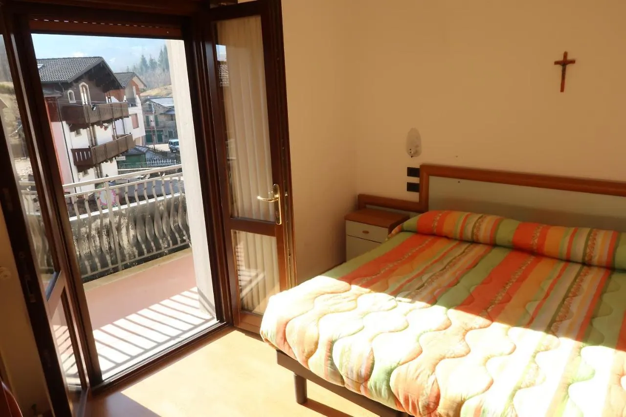 Albergo Ristorante Sciatori Pievepelago Hotel