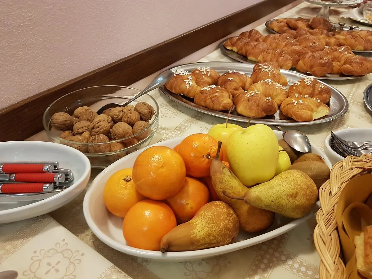 Albergo Ristorante Sciatori Pievepelago Hotel